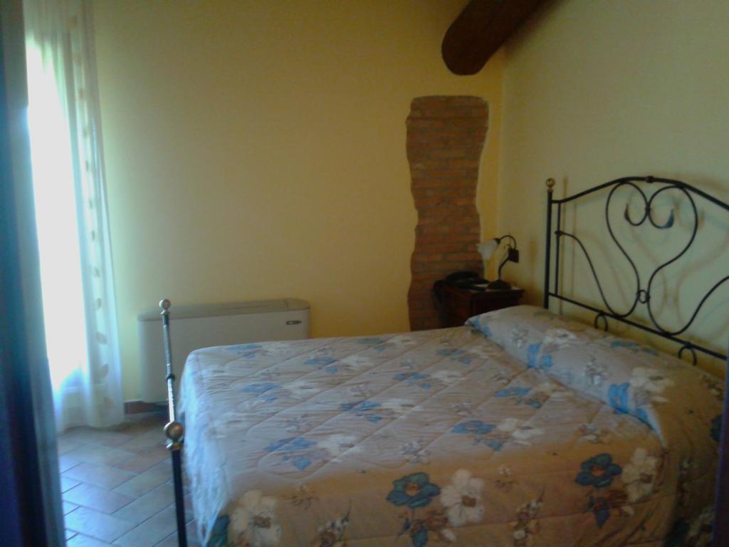 Agriturismo La Sapienza Monestirolo Стая снимка